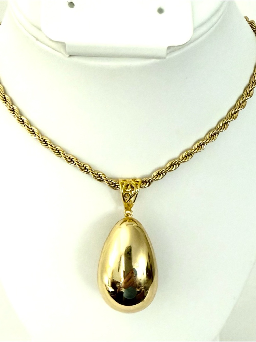 Bold Gold Tone Rope Chain Teardrop Pendant Necklace Statement OMA